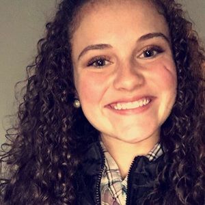 Meet your Posher, Olivia